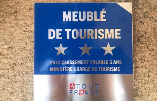 LA BRINDILLE Petit mas provencal meublé de tourisme 3 étoiles 2-3 personnes 1 piece 30 m2 tout confort lisière foret jardin Jacuzzi Piscine - Foto 2