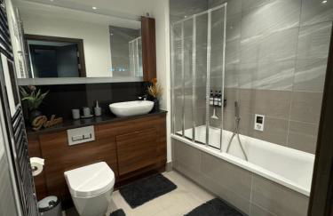 Luxury Apartment in Dartford - Photo 15