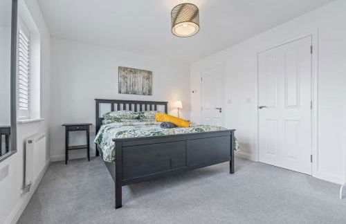 #53 Stylish 4 Bed Home 2 Full 1 Half Bath Free Parking - Foto 36