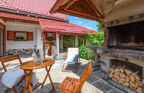 Awesome Home In Stari Laz With Kitchen - Foto 2