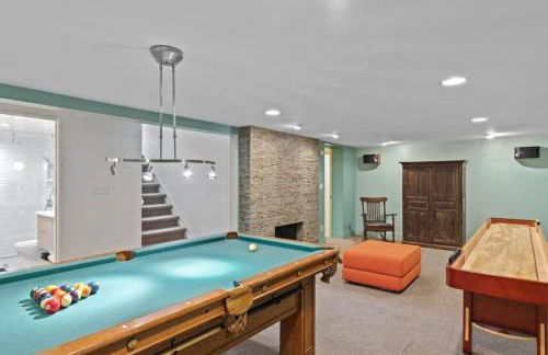 Mid Century Beauty with Huge Sunny Porch - Foto 18