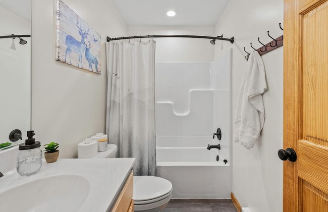 Bluejay Getaway by Avantstay Walk to Lake 7bdr Hot Tub Pool Table - Foto 41