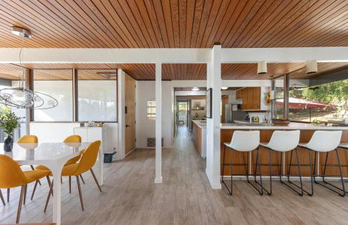 Mid-Century Masterpiece Tree house, Pool & Spa - Foto 3