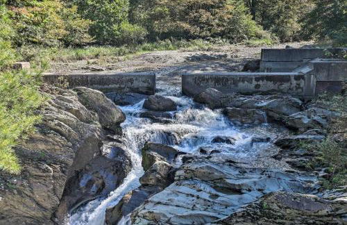 Waterfalls and Trails at The Mills At Green Hole - Foto 45