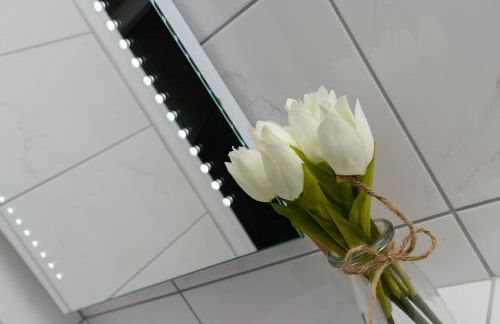 Arena Apartments - Stylish and Homely Apartments by the Ice Arena with Parking - Photo 85