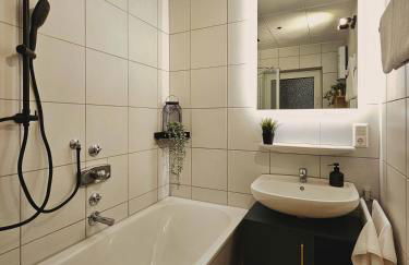 Modern & Comfortable Business Apartment Stuttgart - WLAN, 4K TV, Küche, Waschmaschine, Balkon - Foto 4