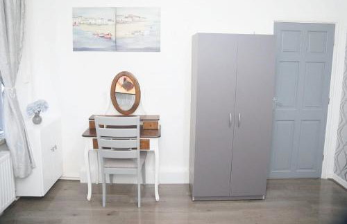 CHEADLE HOUSE HOLIDAYS - Foto 26