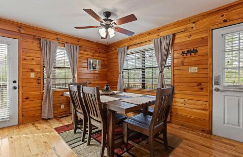 Bear Hideaway Cozy 3BR Cabin - Foto 28