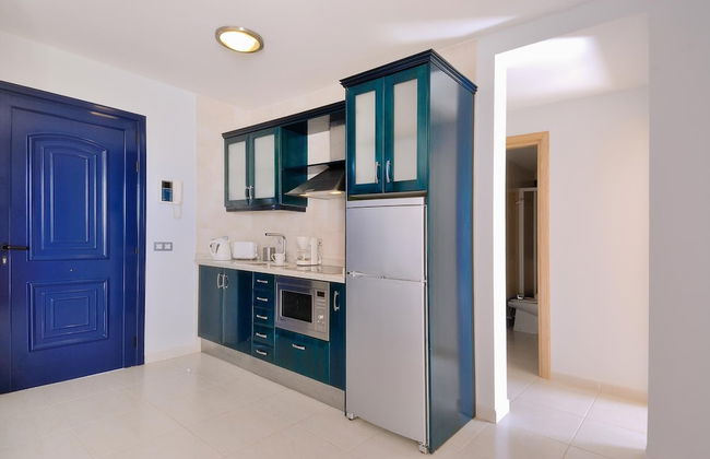 Immaculate 2-bed Apartment No 5 in Playa Blanca - Photo 4