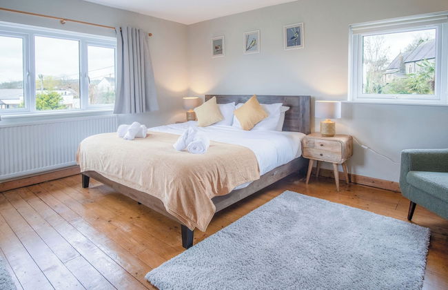 Hill House - 4 Bedroom - Llanrhidian - Photo 19