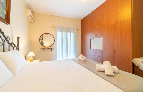 Kalemi House, Spacious 2BR Home with Garden near Ipsos and Dassia - Foto 10