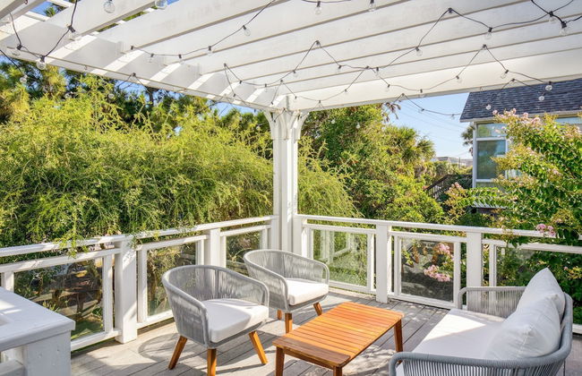 Hemlock by Avantstay Minutes From Folly Beach w/ Multiple Patios - Foto 27