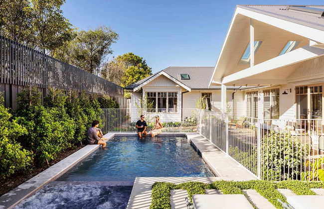 Muskoka Luxe Retreat With Pool Spa Fire Pit - Photo 39