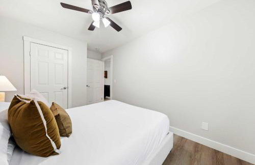 Updated Historic Suite with Queen Bed and Kitchen - Foto 27