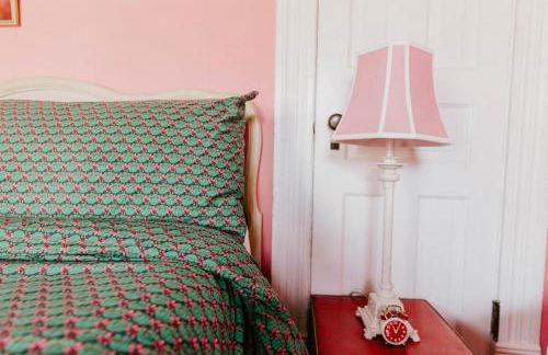 Retro Gem Box Victorian Steps from Irvine Park - Foto 24