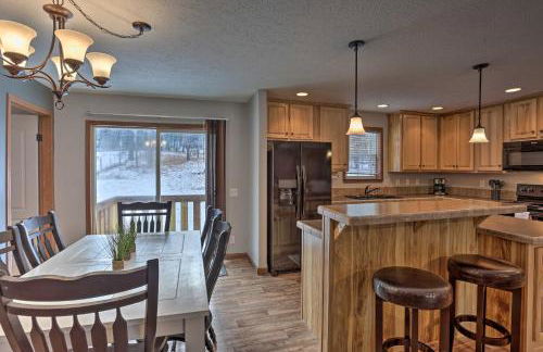 Idyllic Sturgis Home with Fire Pit and Large Deck! - Foto 9