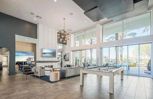 Near Mayo Clinic & Desert Ridge , Stay with Pool & Gym- S309 - Foto 58