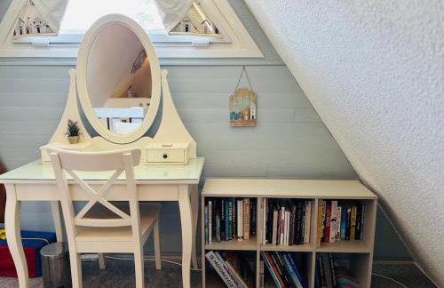 Kingsdowns Top Family Chalet, stunning and cosy interiors, indoor heated pool, mini golf, tennis court, BBQ and beach! - Foto 29