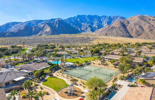 Near Downtown Palm Springs Home with Mountain Views - Foto 39