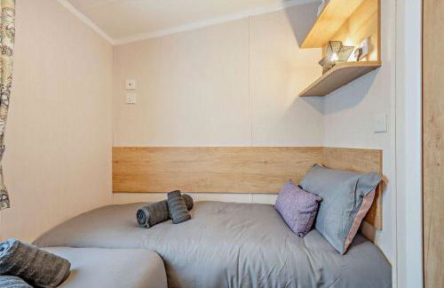 Rated Superb - Award-Winning Family Holiday Park - Live Shows, Themed Events, and Activities for All Ages, Day and Night - WiFi, Netflix, Linens - Gym, Sauna - Spotless, Quiet, Secluded, Parking - Restaurant, Shop, Bar - Foto 19