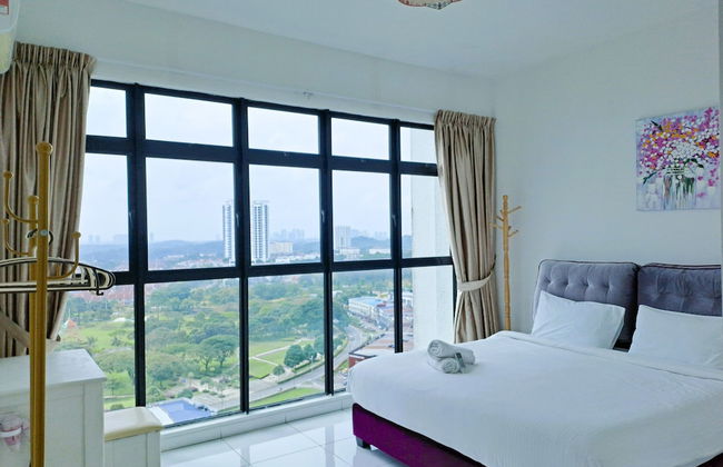 JB Bukit Indah Skyloft Suites - Photo 2