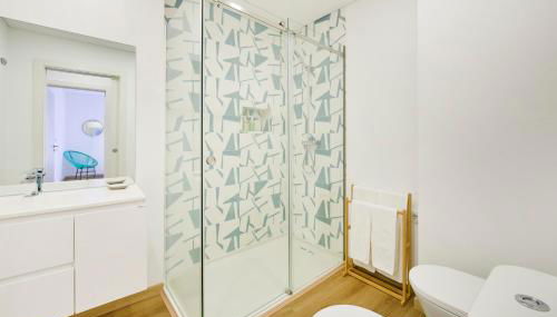 Beachside Modern Flat with AC, By TimeCooler - Foto 3