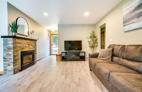 Waterfront Lake Wissota Retreat Dock and Deck! - Foto 3