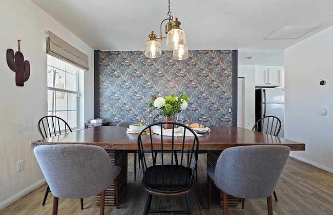 Casa De Kota by Avantstay Pool, Firepit, & Games Secluded & Chic - Photo 4