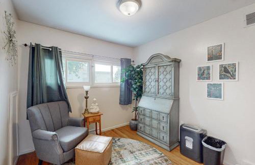 Work and Play! Home 1 Mi to Dtwn and Central Market - Photo 23