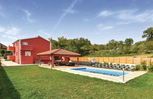 Lovely Home In Rumin With Kitchen - Foto 1