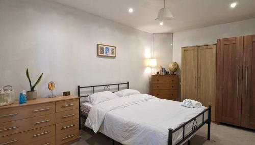 Luxurious & Sunny Garden Flat near Pinner Station - Foto 5