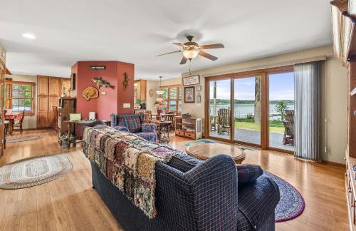 Family-Friendly 5BR House by the Lake - Foto 12