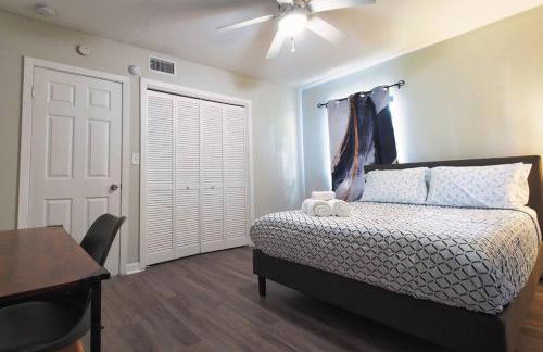 Spacious Modern 5 Bedrooms JAX - Photo 6