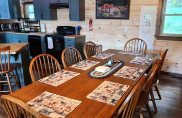 Family Friendly Lakefront Cottage, Ambajejus Lake - Foto 36