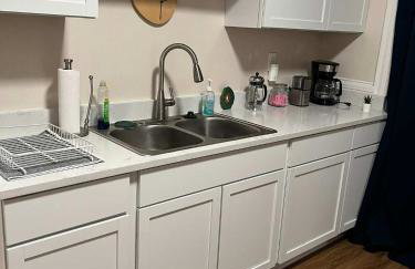 Cozy Home off Brady ST - Foto 33