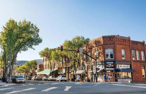 Downtown Brevard 5BR Retreat & Cyclists Dream - Foto 40