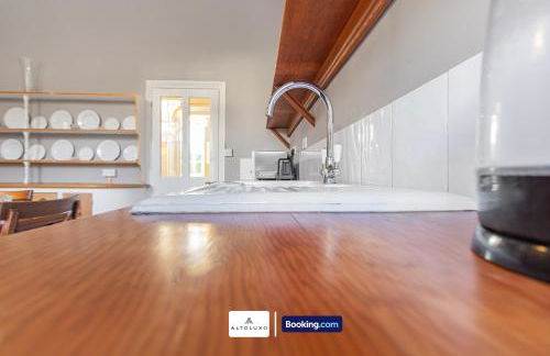 The Ritz 2 Bedroom Serviced Apartment By AltoLuxoExperience Short Lets & Serviced Accommodation With Free Wifi - Foto 27