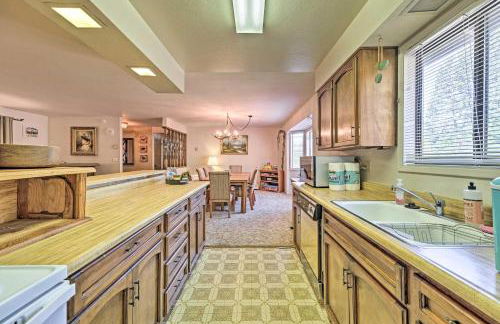 Home with Serene Deck in Twain Harte! - Foto 5