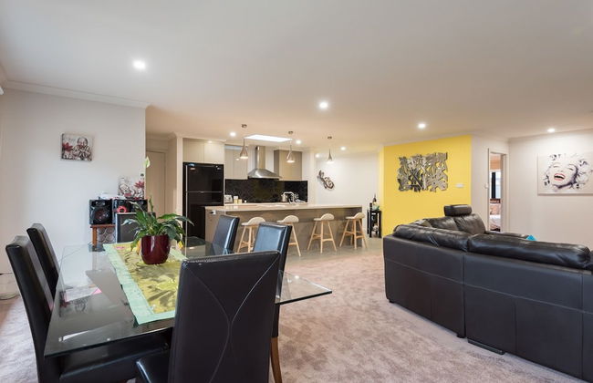 Euphoria House - Photo 12