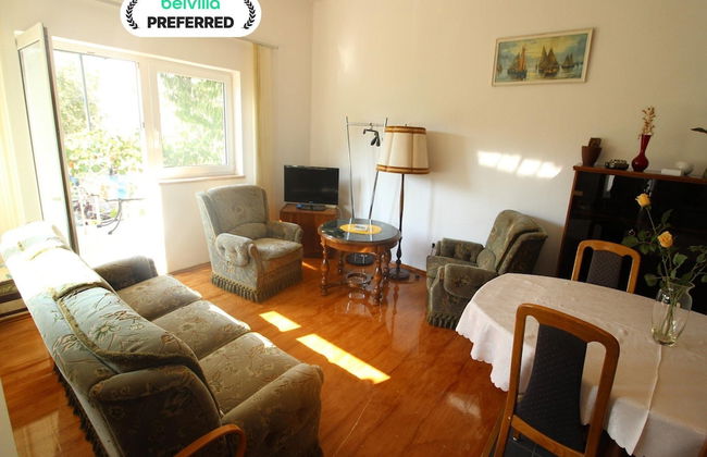 Simplistic Apartment in Starigrad near Sea - Foto 1