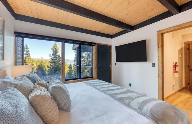 Lake View, Firepit, Game Room Remodeled Lake Tahoe Luxury Cabin by Avantstay - Foto 74