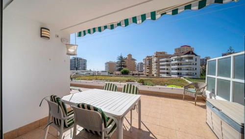 Sun-Drenched, Sea-View Apartment with Giant Patio! - Photo 3
