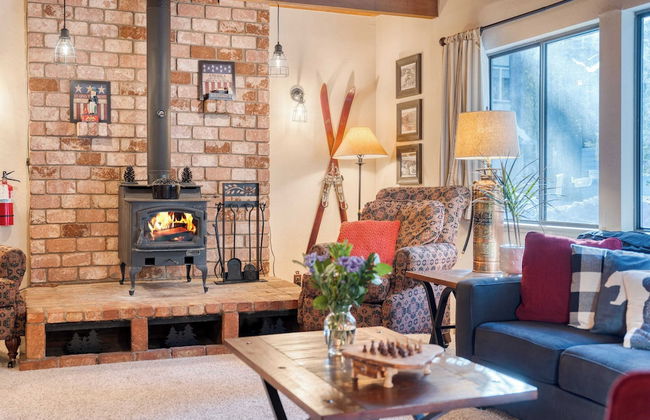 Mountain Cabin w/ Fireplace, Balcony & Easy Ski Access Bear Americana - Foto 2