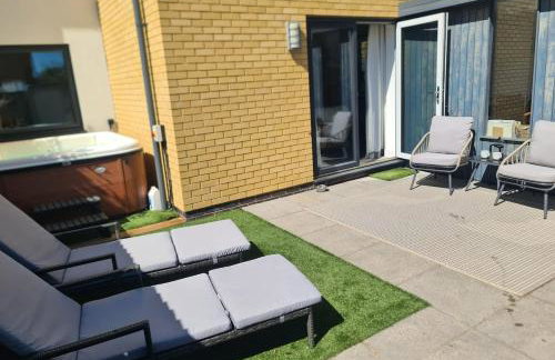 The Snuggery-Hot Tub-Free Parking-Accessible - Foto 9