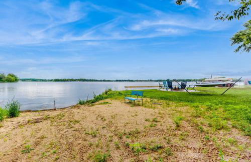 Waterfront Fun! Group Getaway on Lake Marie - Foto 43