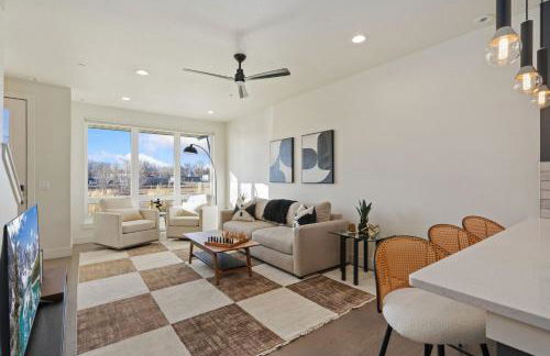 Mountain View Home with King Beds and Rooftop Deck - Foto 16