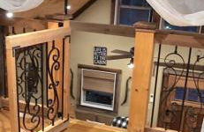 Couples Getaway Cabin with a Loft - Firepit - Creek - Foto 5