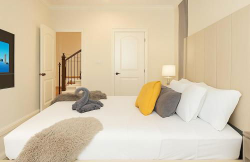 Shop, Soak &Sleep Galleria 3BR Retreat Private Jacuzzi - Foto 16