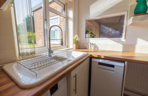 The Secret Garden - West Sussex - 3BR House with Drive - Foto 12