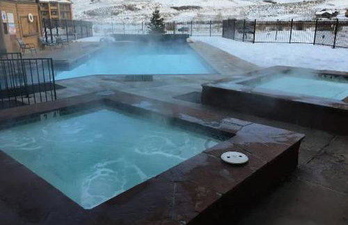 Mountain View Retreat-Resort-Pool-Hot Tub-Near RMNP & WP - Foto 10
